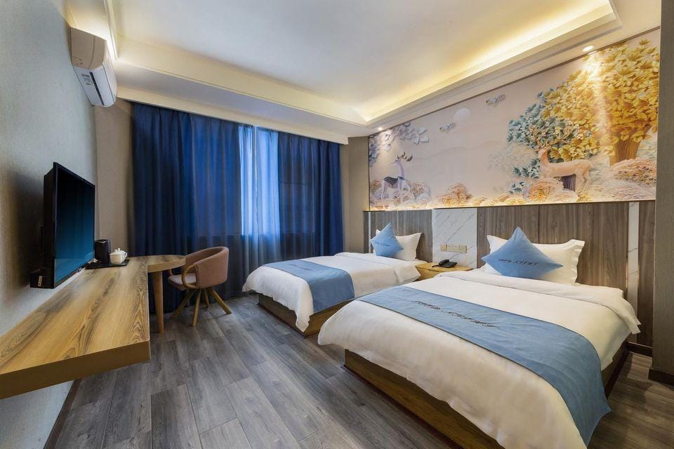 ChengDuBaiTuLanJiuDian Hotel in Chengdu