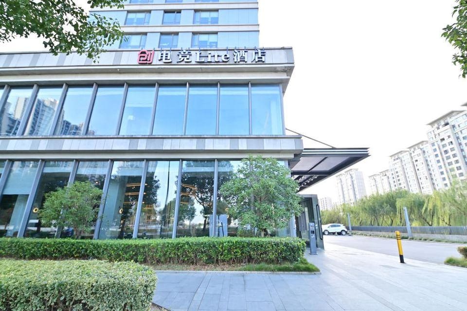 Chuang E-sports Lite Hotel (Dianshanhu Avenue Subway Station Wanda Mao Branch) Hotel in Shanghai