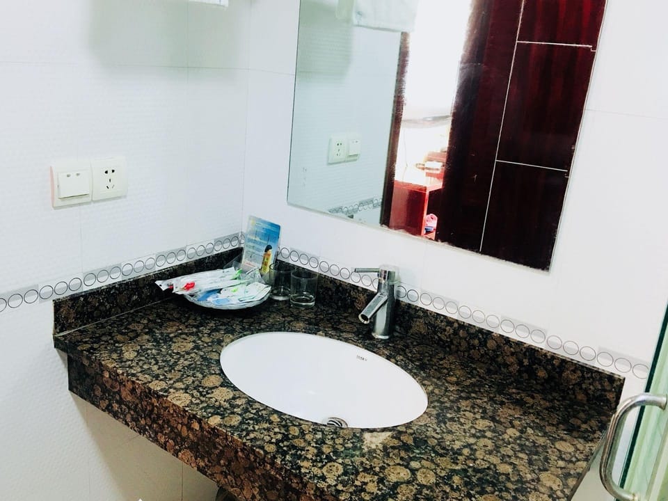 Chenyan Hotel Lushan Hotel in Zhejiang