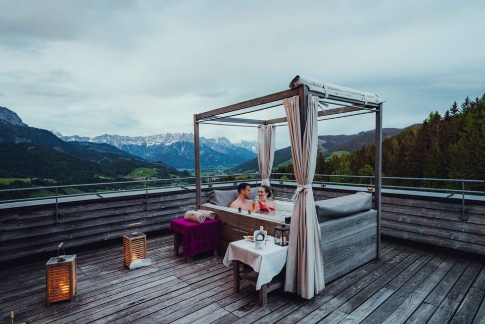 Holzhotel Forsthofalm Hotel in Salzburgerland