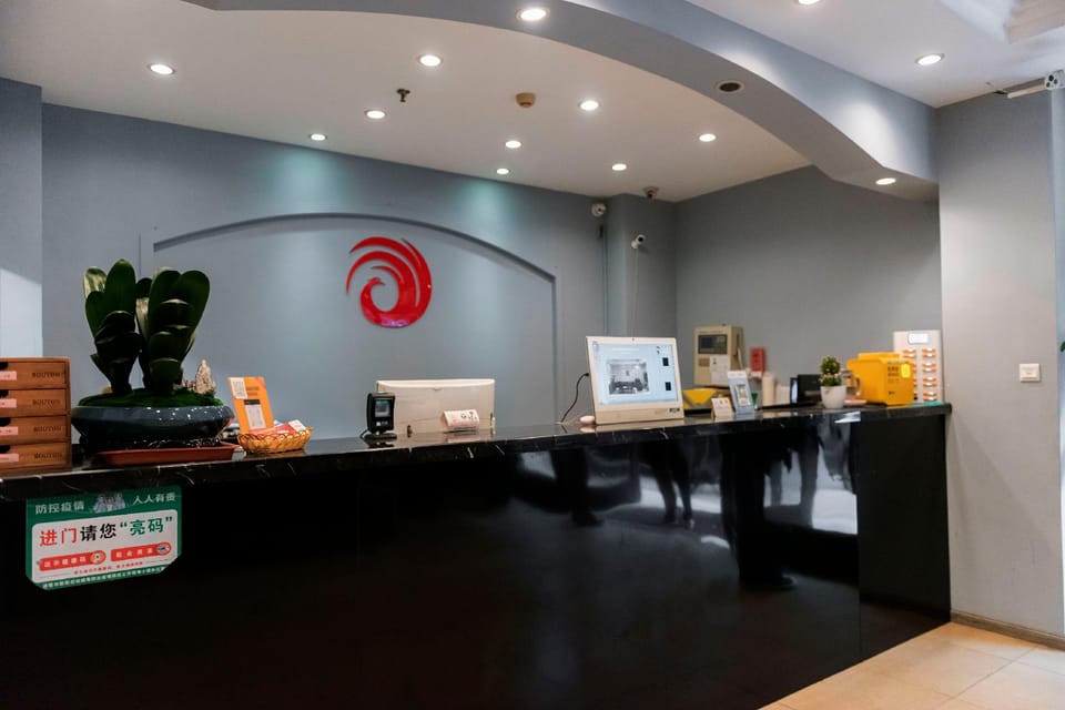 Phoenix Hotel (Zhuji Datang store) Hotel in Hangzhou