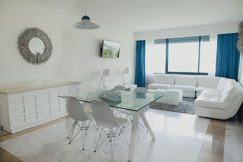 Condo 2 Bdr 5pax En Resort Hotel in Cancun
