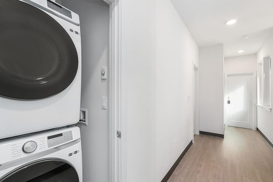 Bobba Fett S Carbonite Suite Hotel in Queen Anne