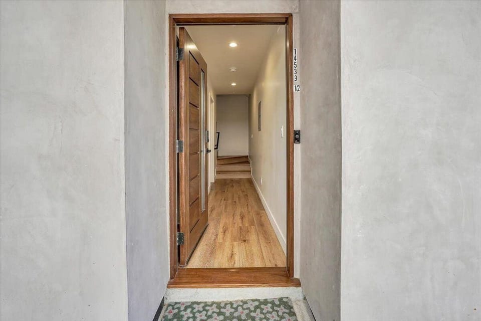 Luxurious Townhome Hotel in Sherman Oaks