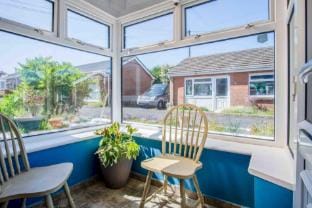 Cosy Cottage - 2 Bedroom Cottage - Mumbles Hotel in The Mumbles