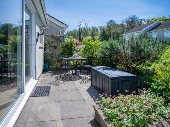 Bayview 72 - 2 Bedroom Chalet - Bayview Oxwich Hotel in Wales