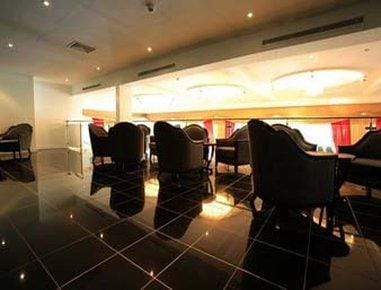 Ramada by Wyndham Warwick Kenilworth Hotel in England