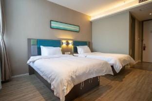 Homeinn Ripple Yun Hotel (Jurong Xianlin Avenue Hengda Yayuan) Hotel in Nanjing