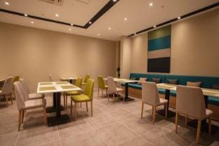 Homeinn Ripple Yun Hotel (Jurong Xianlin Avenue Hengda Yayuan) Hotel in Nanjing