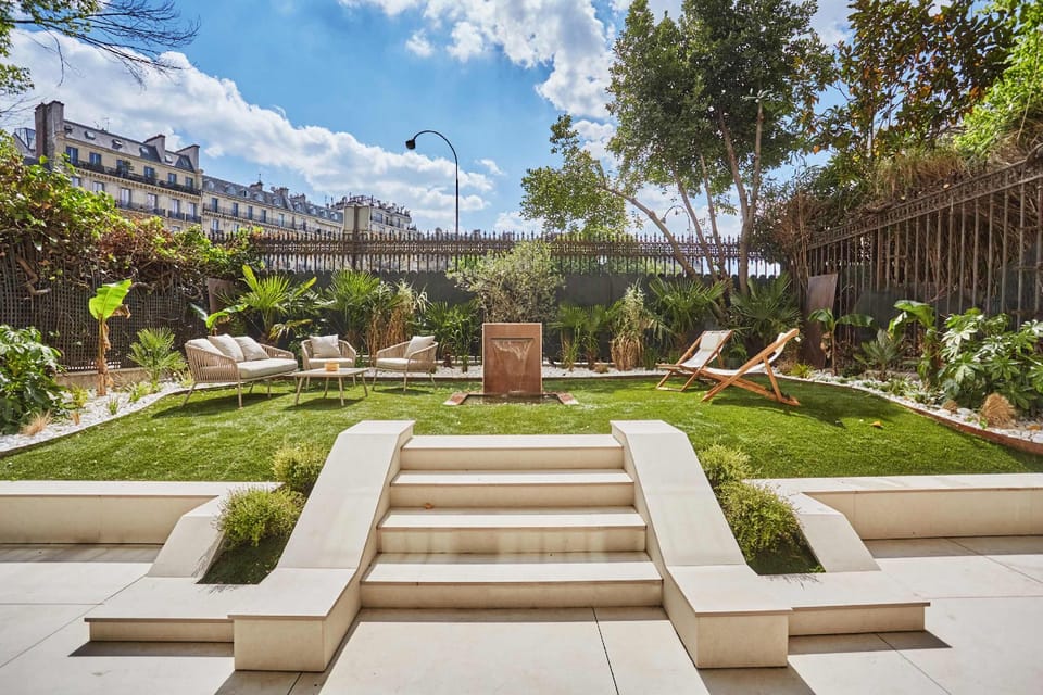 Sumptuous apartment with garden / Arc de Triomphe Resort in Paris