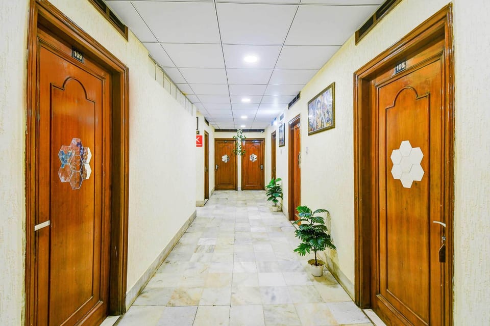 Super Collection O Sindhi Camp Hotel in Jaipur