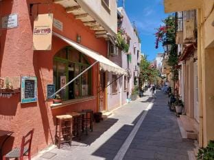 Old town - Fortezza Nest Hotel in Rethymno