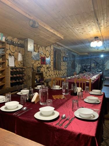 Shpella Guesthouse Theth Hotel in Montenegro