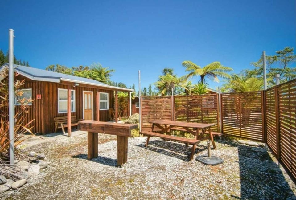 Sunset Accommodation Motel in West Coast