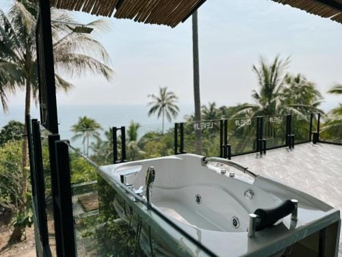 Palm Dance Residence Hotel in Ko Tao