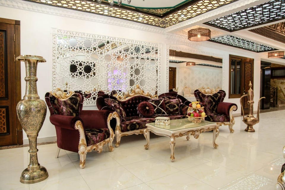 Shared lounge/TV area