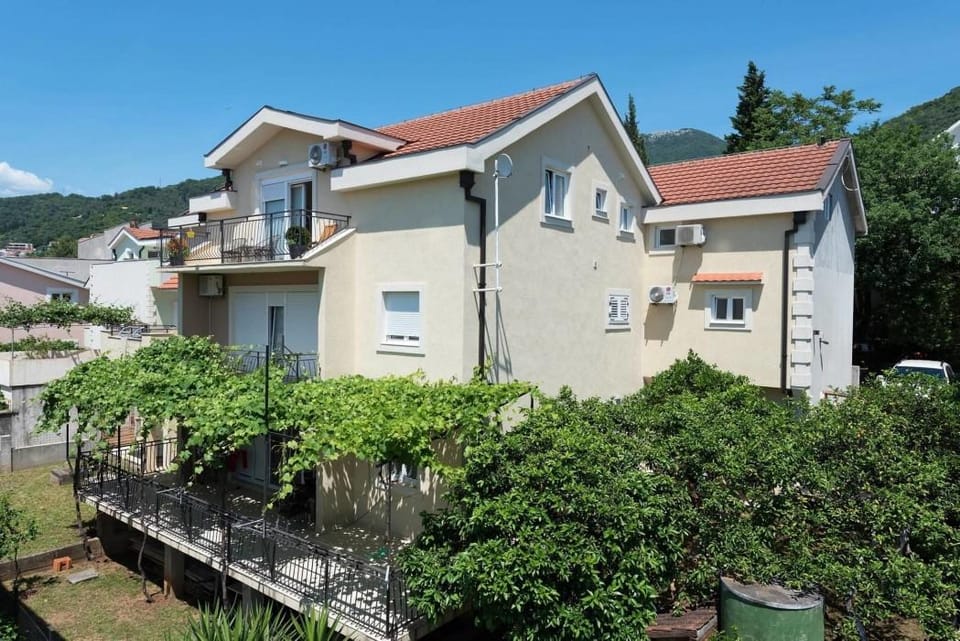 Apartments 42 North Hotel in Kotor Municipality