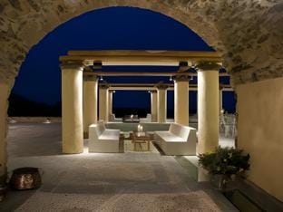 Kinsterna Hotel Hotel in Islands