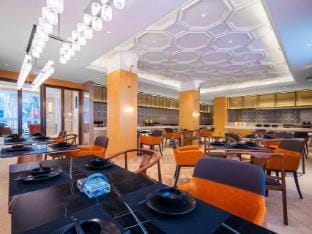 Vienna International Hotel (Linyi Taisheng Square Wanxianghui Store） Hotel in Jiangsu