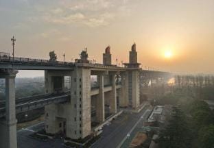 Nanjing Weiman Zhixuan (North of Yangtze River Bridge Jinxiang City) Hotel in Nanjing