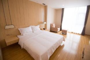 Elong ME Hotel (Zhenjiang Railway Station Xijindu Store) Hotel in Jiangsu
