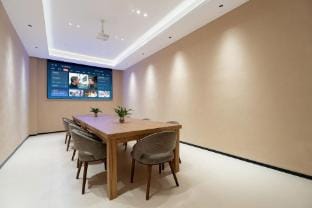 CIGLE BY LANDISON,MIX CITY NORTH HANGZH OU ( HANGXINGLU SUBWAY STATION) Hotel in Hangzhou