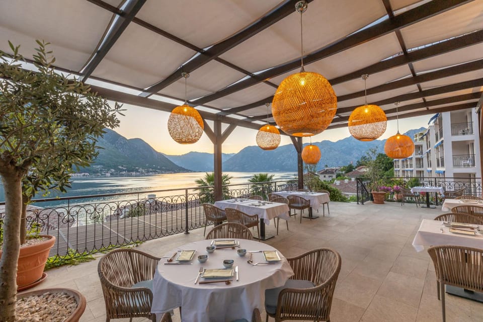 HUMA Kotor Bay Hotel in Dobrota