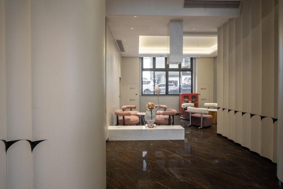 CEO Mingge Hotel (Yiwu Railway Station Airport) Hotel in Hangzhou