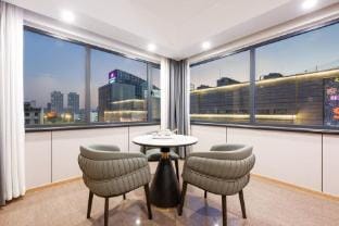 Maple Forest Impression Hotel (Jinhua City Government World Trade City Plaza) Hotel in Zhejiang