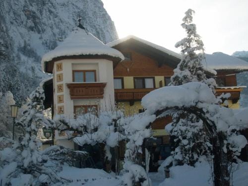 Gasthof Pension Hirlatz Hotel in Hallstatt