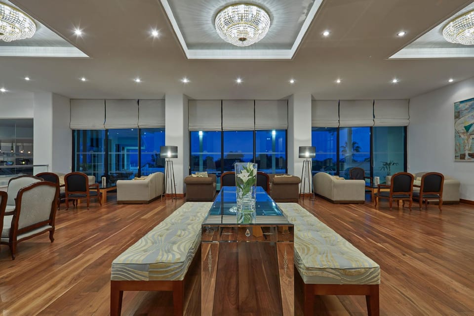 Grecian Bay Resort in Protaras