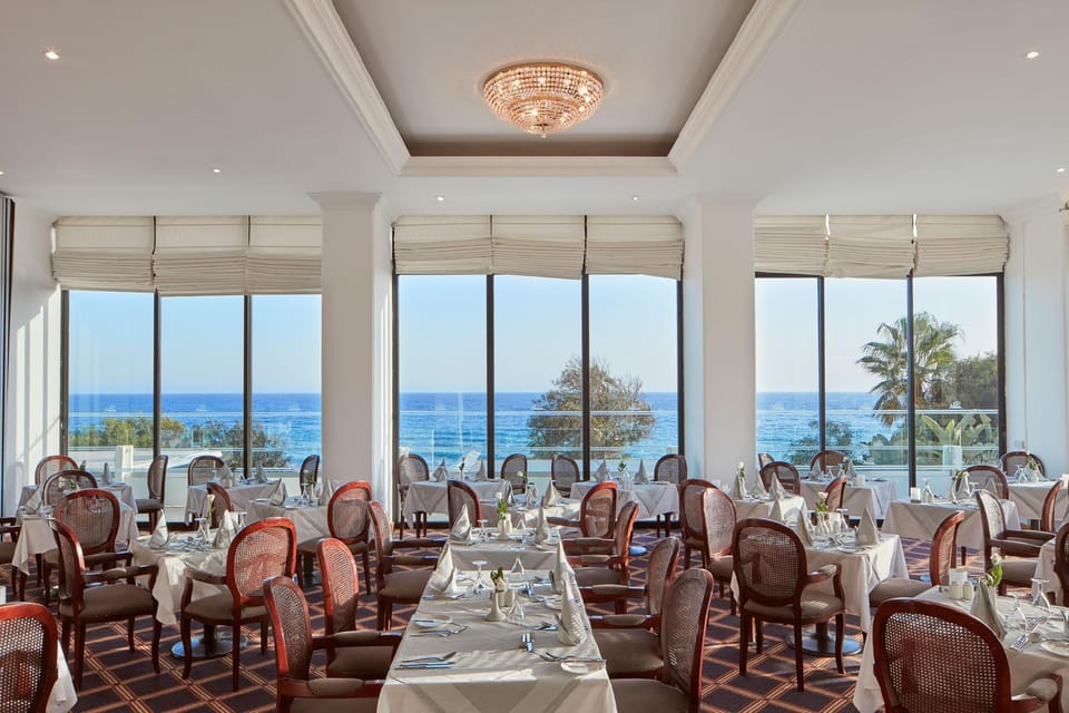 Grecian Bay Resort in Protaras
