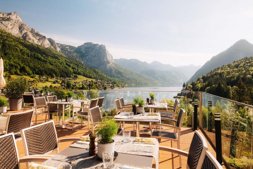 MONDI-HOLIDAY Seeblickhotel Grundlsee Apartment hotel in Bad Aussee
