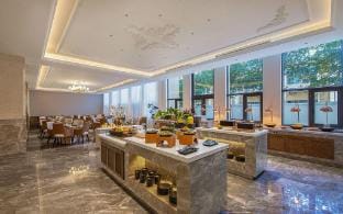 Vienna International Hotel Classic Taizhou Linhai Linghu Scenic Hotel in Zhejiang