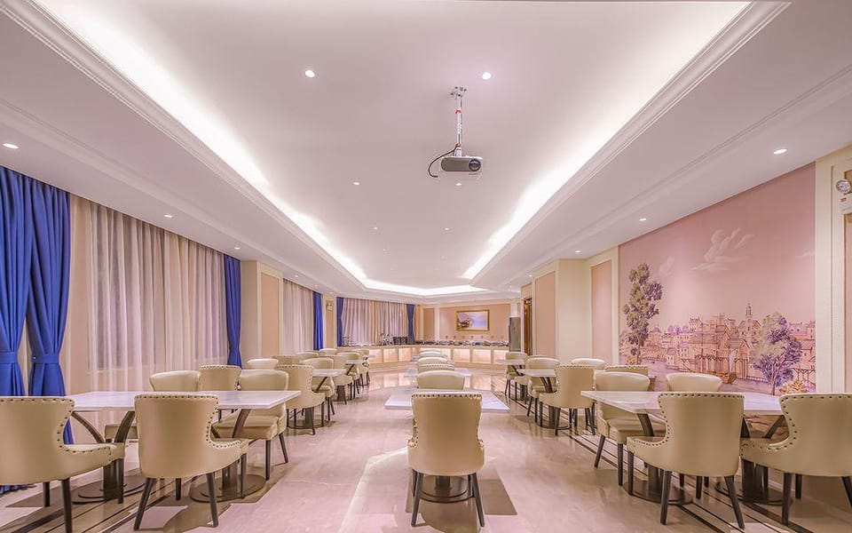 Vienna Hotel (Suzhou Lingbin Zhongling Avenue Branch) Hotel in Jiangsu