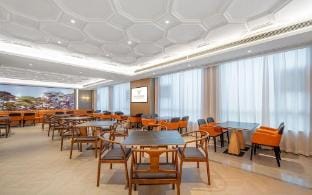 Vienna International Hotel (Lishui Shuige Development Zone Branch) Hotel in Zhejiang