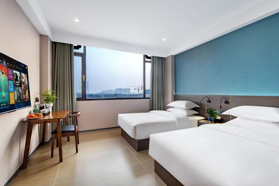 Mahatton Holiday Hotel (Yangzhou Slender West Lake Road Branch) Hotel in Jiangsu