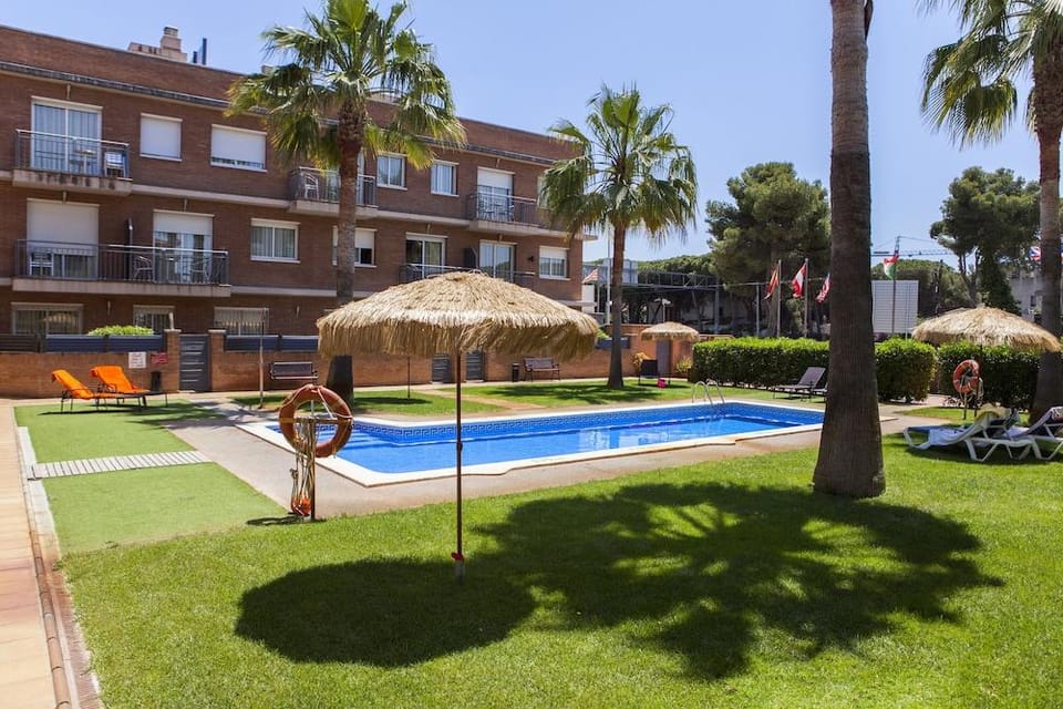 Velor Apartments Hotel in Castelldefels
