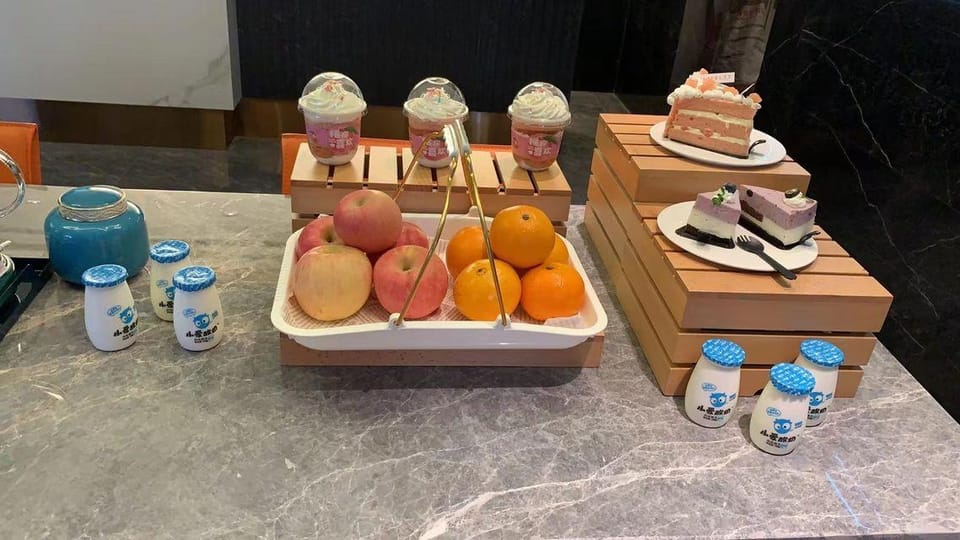 Qingmu Platinum Hotel (Bengbu Wanda Yintai City Branch) Hotel in Jiangsu