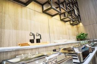 Millennium Golden Wing Hotel (Xuecheng Guangming West Road store) Hotel in Jiangsu