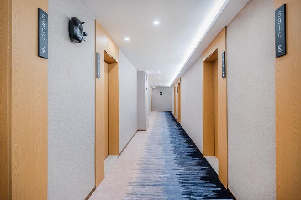 Yilong Anyue Hotel Hotel in China