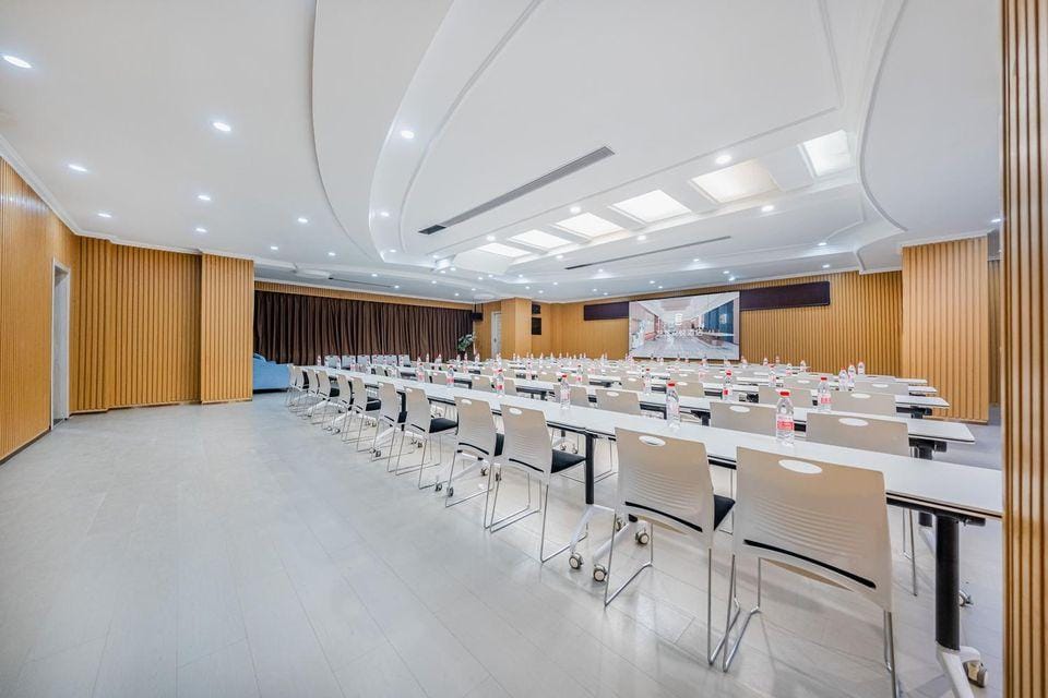 Yilong Anyue Hotel Hotel in China