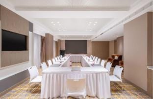 Vienna International Hotel 5.0 Lianyungang Haizhou Park Oriental Leading Show Hotel in Jiangsu