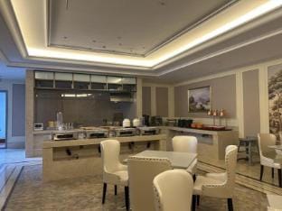 Vienna Hotel (Yangzhou Slender West Lake International Exhibition Center) Hotel in Jiangsu