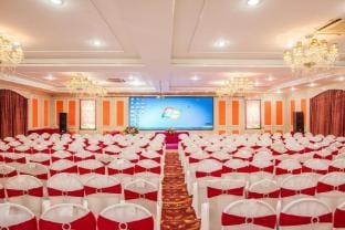 Elong R.YUN Hotel (Huainanzhan High School Wuyue Square) Hotel in Jiangsu
