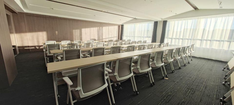 Holiday Inn Guide Jingxi Hotel in Qinghai