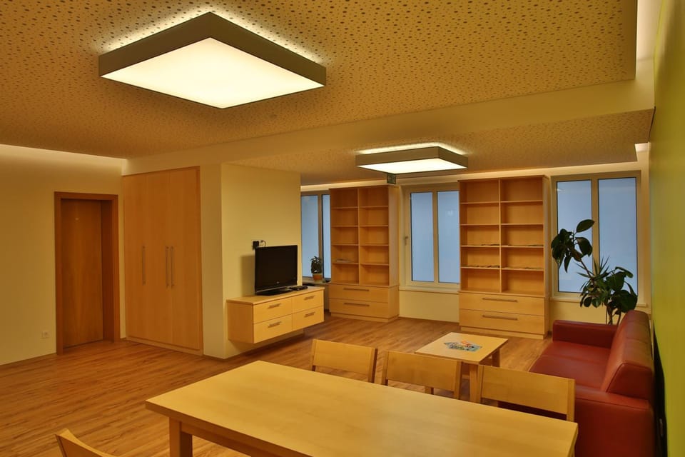 Shared lounge/TV area
