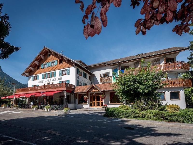 L'Arcalod & Bistrot Jeanne - Lac d'Annecy - Hotel Restaurant Spa Hotel in Doussard