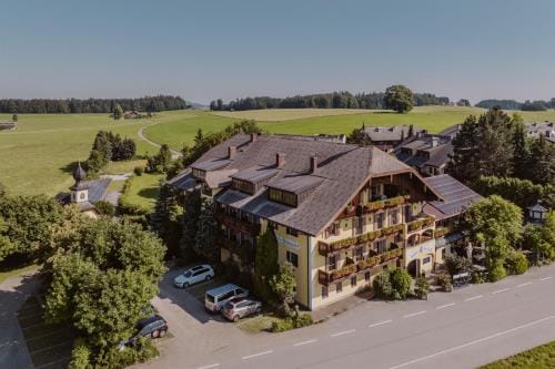 Landhotel Gschirnwirt Hotel in Salzburgerland