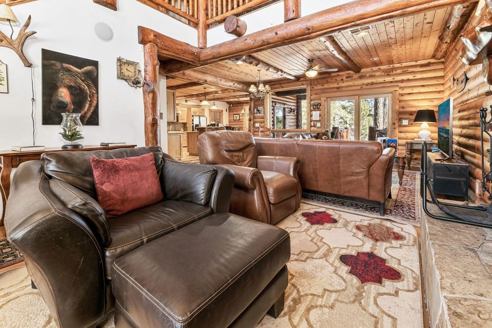 Casa De Oso Lakefront Hotel in Big Bear